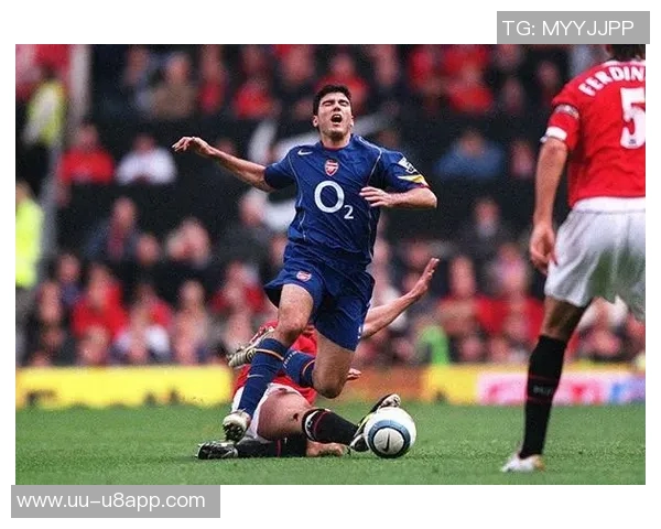 布尔克解析中超判罚标准与欧洲差异深刻体会比赛规则的不同之处 布尔克解析中超判罚标准与欧洲差异深刻体会比赛规则的不同之处