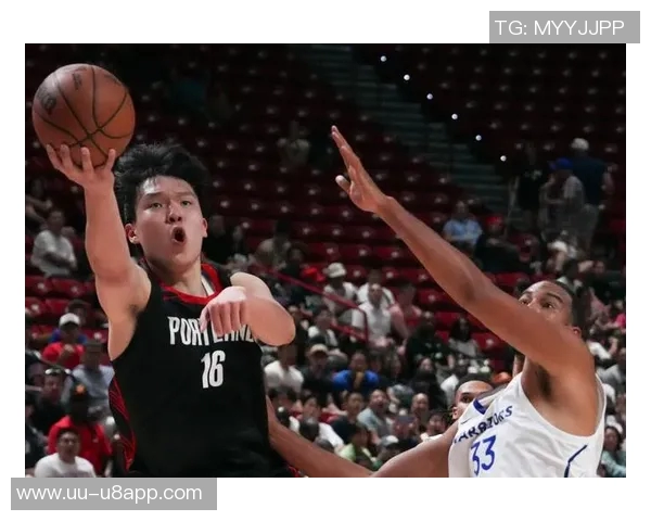 杨瀚森首战勇士展现实力迎来NBA首秀精彩瞬间