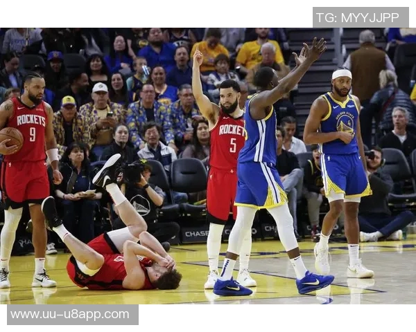 拉塞尔缺阵弗拉格首发控卫开启新试验球队阵容调整引关注