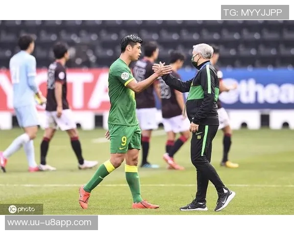 米奇率教练组精密轮换计划揭幕新时代对决的精彩赛事 米奇率教练组精密轮换计划揭幕新时代对决的精彩赛事